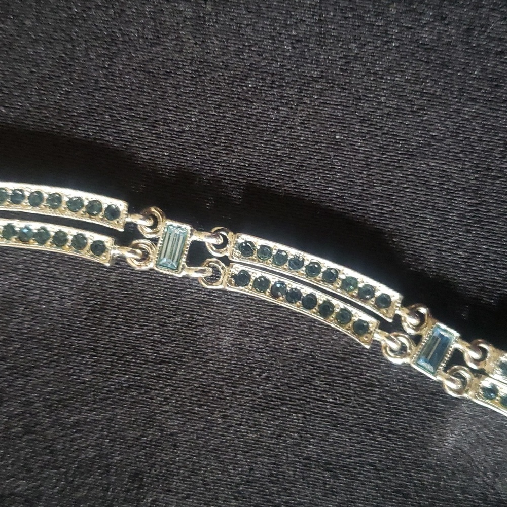 Signed NAPIER silver tone necklace with aquamarine and blue rhinestone